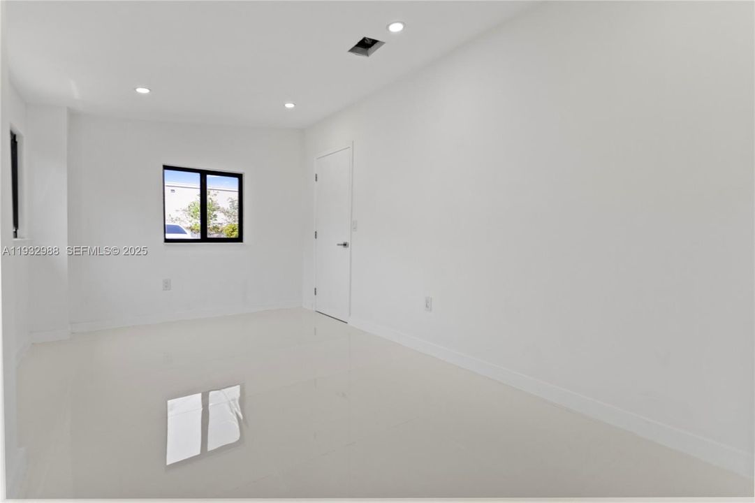 En Renta: $3,495 (3 camas, 2 baños, 1195 Pies cuadrados)