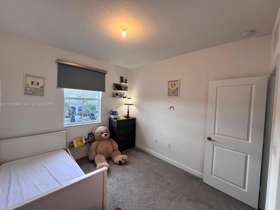 For Rent: $2,550 (3 beds, 2 baths, 1483 Square Feet)