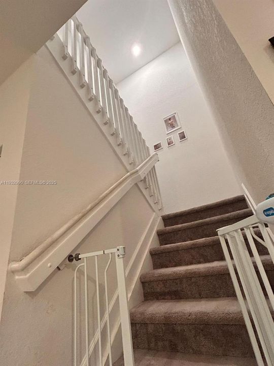 For Rent: $2,550 (3 beds, 2 baths, 1483 Square Feet)