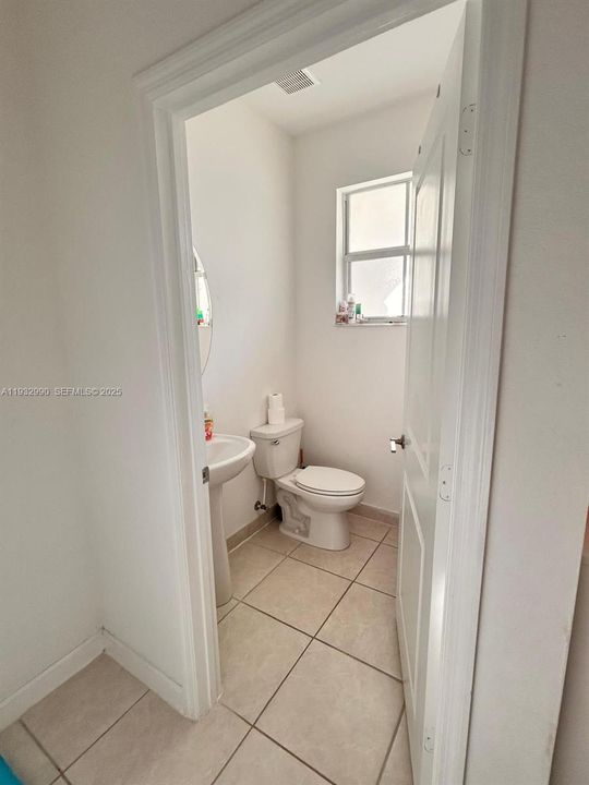 For Rent: $2,550 (3 beds, 2 baths, 1483 Square Feet)