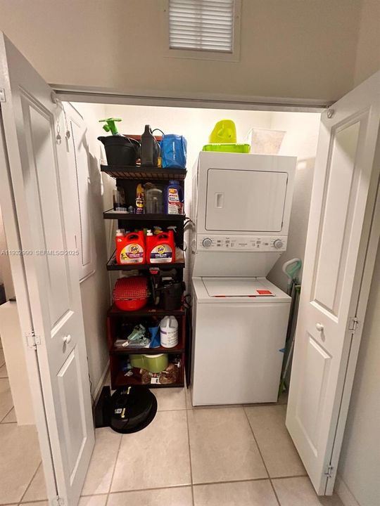 For Rent: $2,550 (3 beds, 2 baths, 1483 Square Feet)