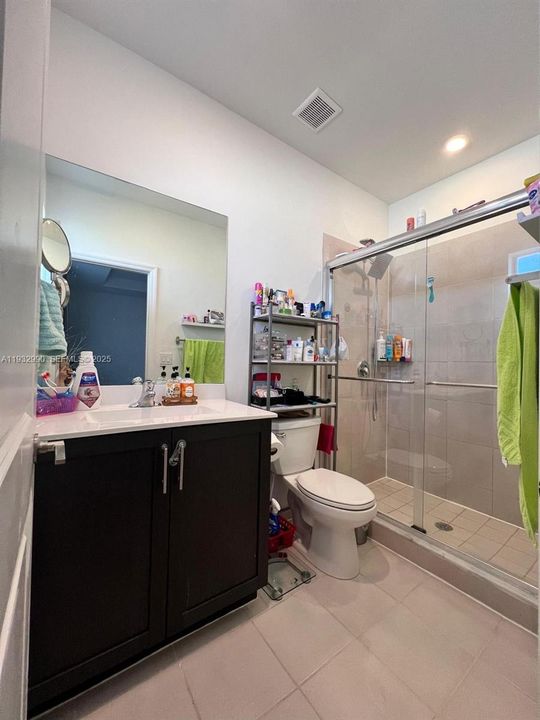 For Rent: $2,550 (3 beds, 2 baths, 1483 Square Feet)