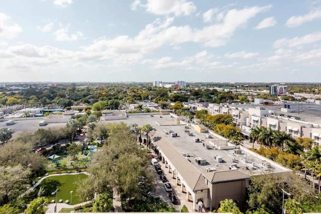 出租: $3,499 (1 贝兹, 1 浴室, 726 平方英尺)