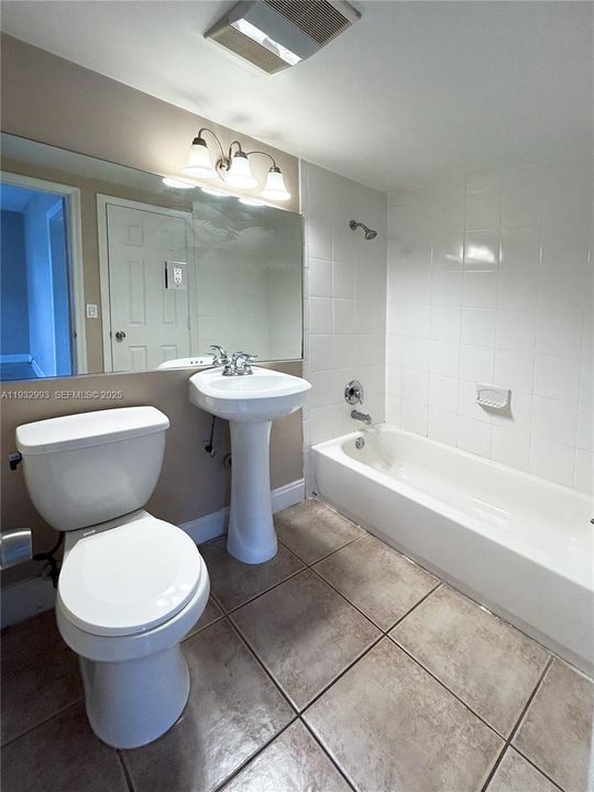 For Rent: $1,650 (1 beds, 1 baths, 500 Square Feet)