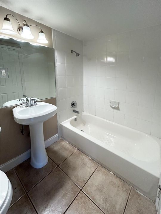 For Rent: $1,650 (1 beds, 1 baths, 500 Square Feet)