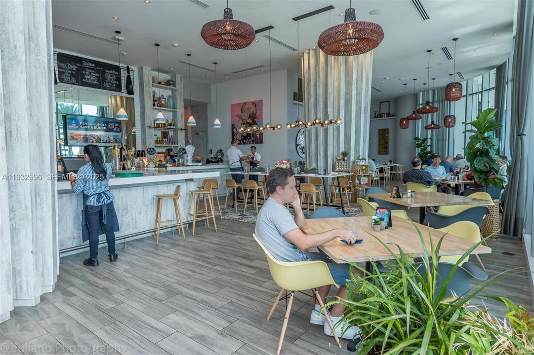 待售: $585,000 (1 贝兹, 1 浴室, 850 平方英尺)