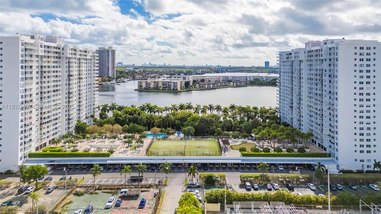 В аренду: $2,200 (1 спален, 1 ванн, 1066 Квадратных фут)