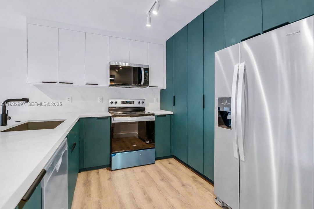 В аренду: $2,200 (1 спален, 1 ванн, 1066 Квадратных фут)