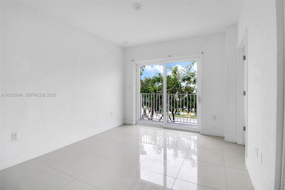 出租: $2,850 (4 贝兹, 3 浴室, 1398 平方英尺)