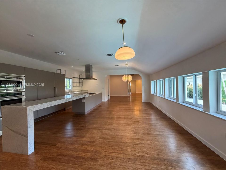 En Renta: $12,000 (5 camas, 3 baños, 2698 Pies cuadrados)