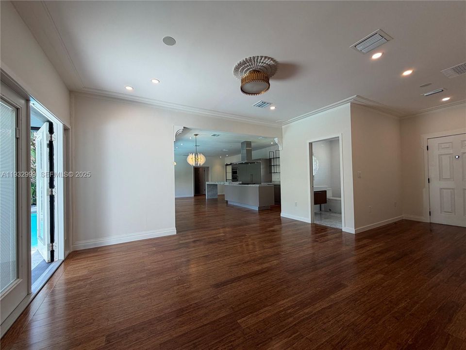 En Renta: $12,000 (5 camas, 3 baños, 2698 Pies cuadrados)