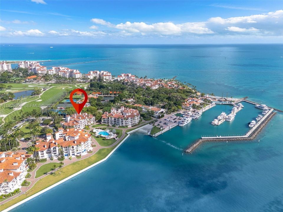 En Venta: $4,850,000 (3 camas, 3 baños, 2744 Pies cuadrados)