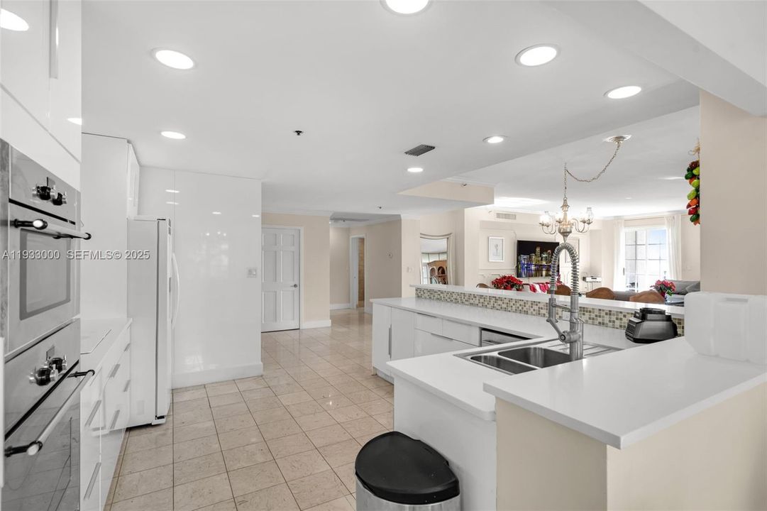 En Venta: $4,850,000 (3 camas, 3 baños, 2744 Pies cuadrados)