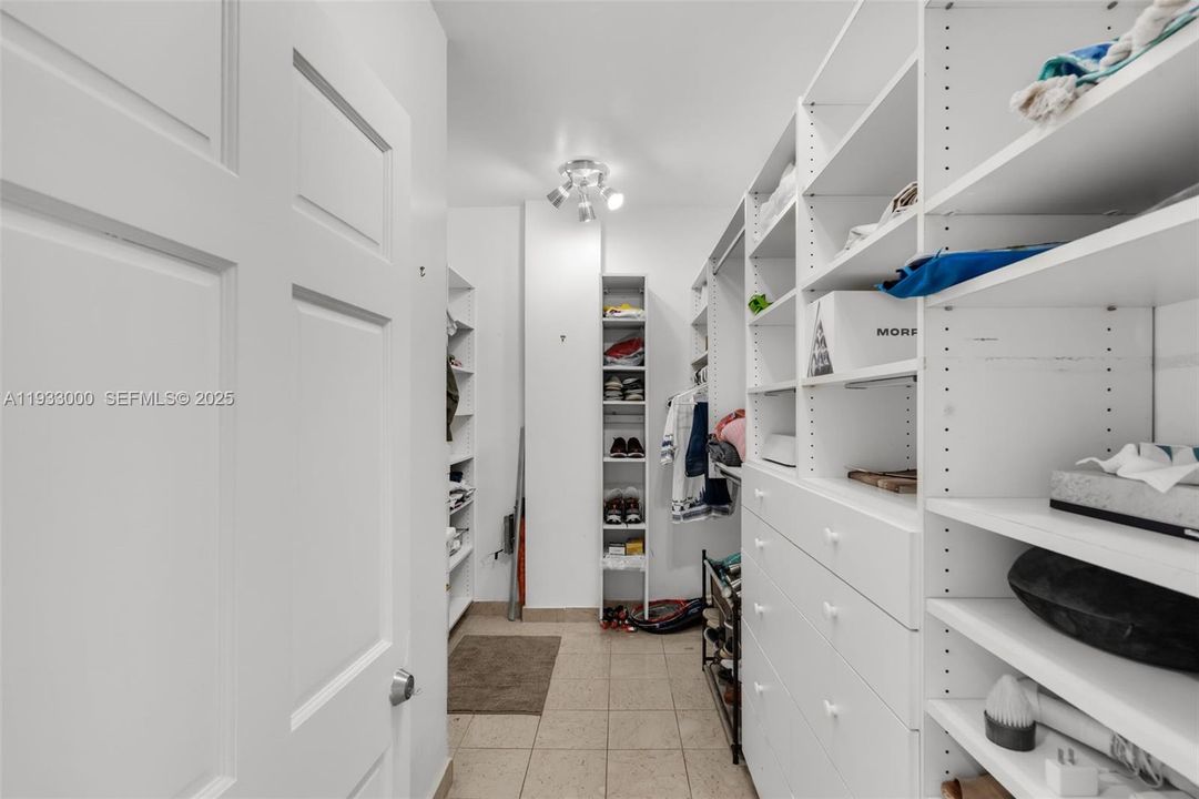 En Venta: $4,850,000 (3 camas, 3 baños, 2744 Pies cuadrados)