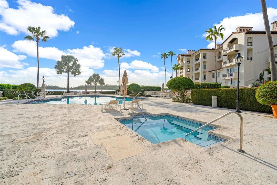 En Venta: $4,850,000 (3 camas, 3 baños, 2744 Pies cuadrados)