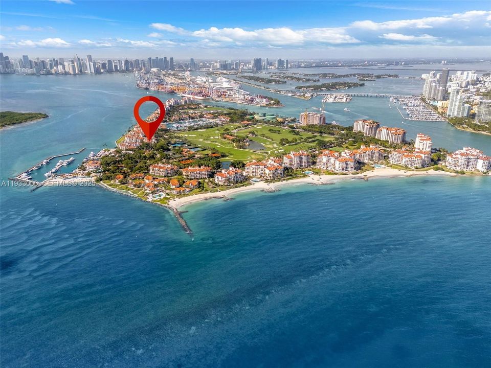 En Venta: $4,850,000 (3 camas, 3 baños, 2744 Pies cuadrados)