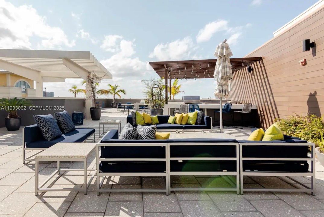 На продажу: $489,999 (1 спален, 1 ванн, 726 Квадратных фут)