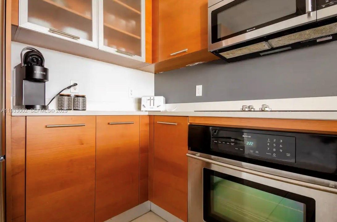 На продажу: $489,999 (1 спален, 1 ванн, 726 Квадратных фут)