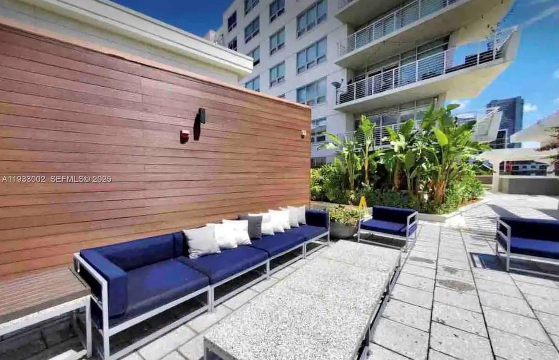 На продажу: $489,999 (1 спален, 1 ванн, 726 Квадратных фут)