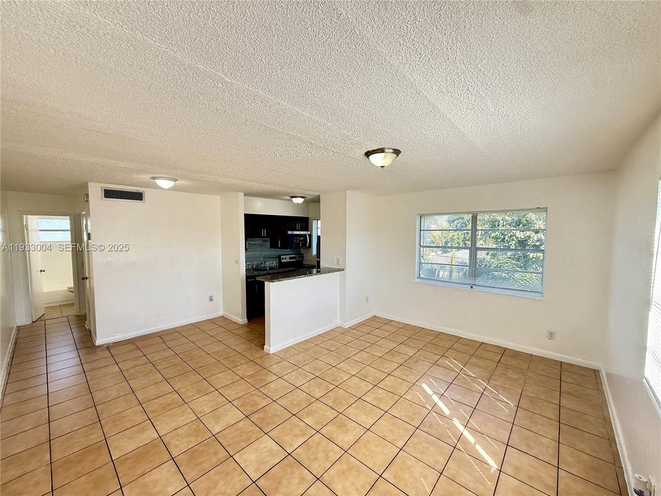 En Renta: $1,475 (1 camas, 1 baños, 700 Pies cuadrados)