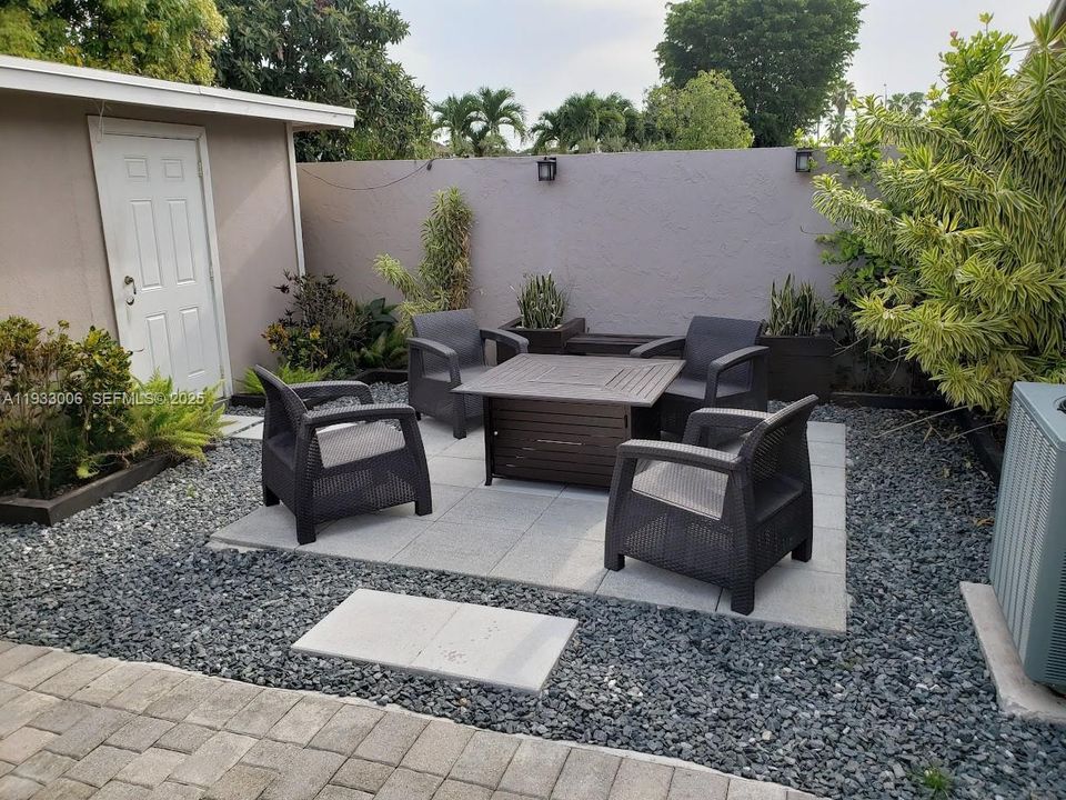 待售: $874,900 (3 贝兹, 2 浴室, 1680 平方英尺)