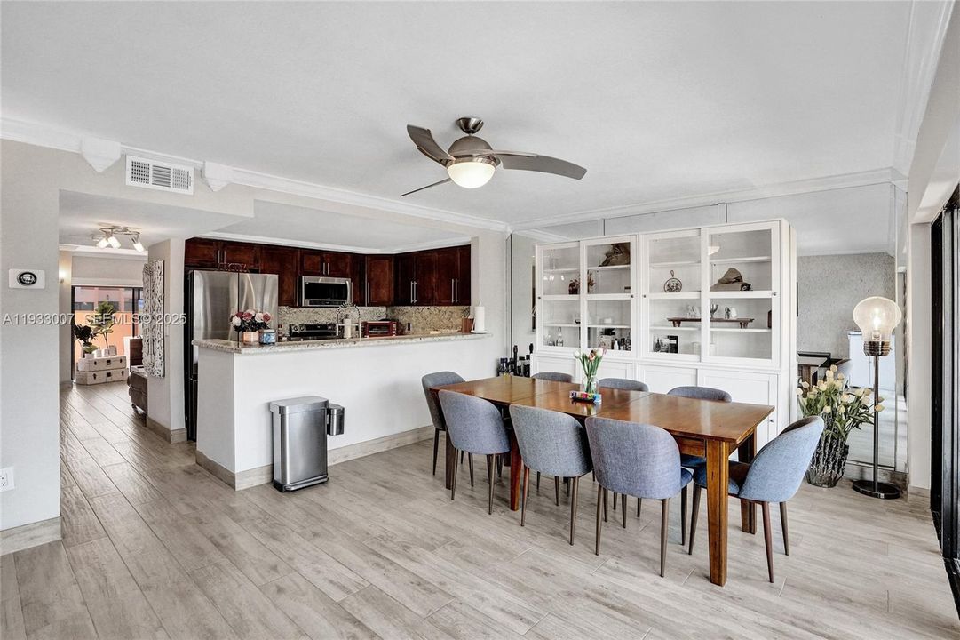 For Sale: $775,000 (2 beds, 2 baths, 1550 Square Feet)