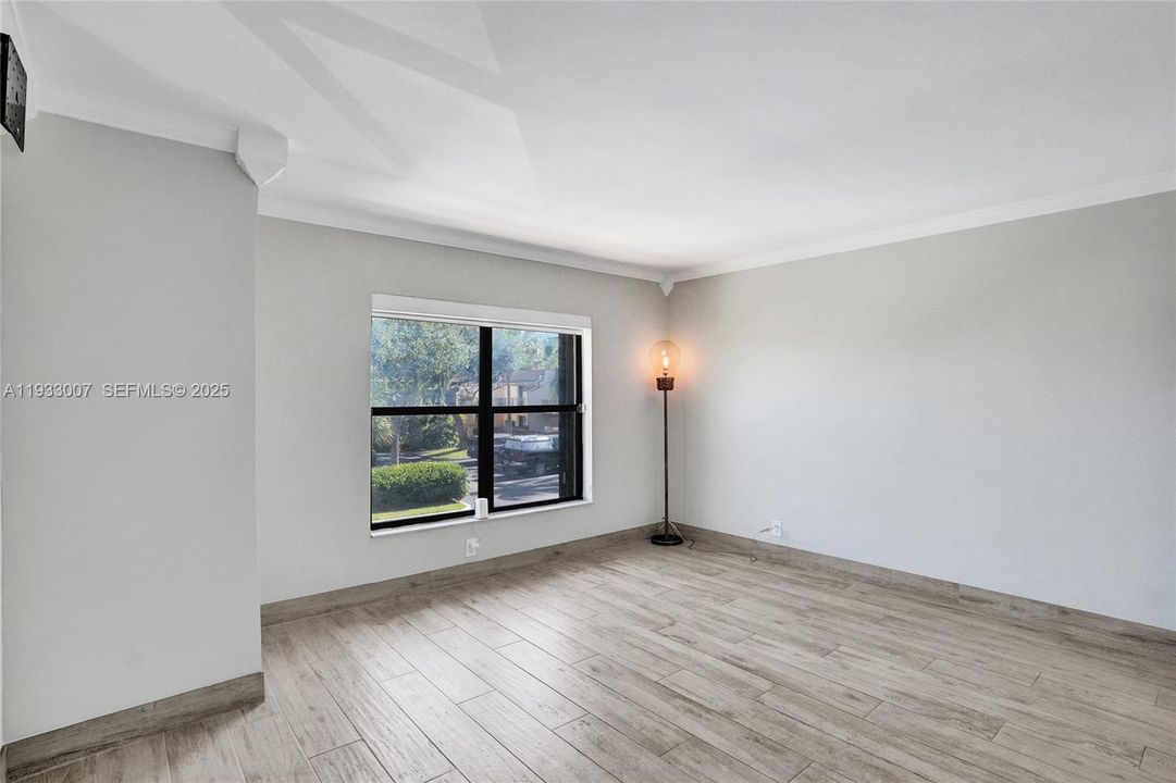 For Sale: $775,000 (2 beds, 2 baths, 1550 Square Feet)