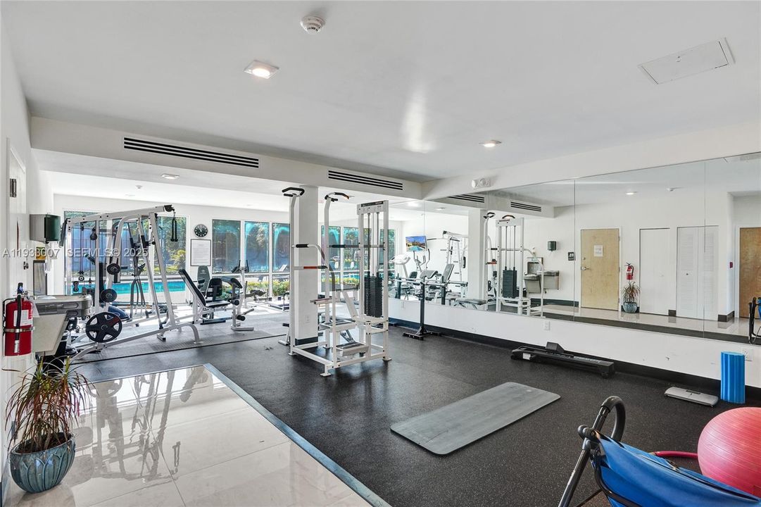 For Sale: $775,000 (2 beds, 2 baths, 1550 Square Feet)