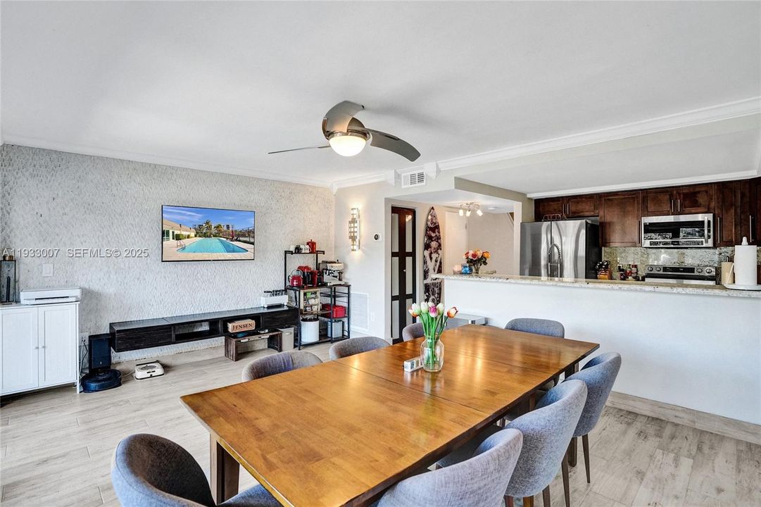 For Sale: $775,000 (2 beds, 2 baths, 1550 Square Feet)