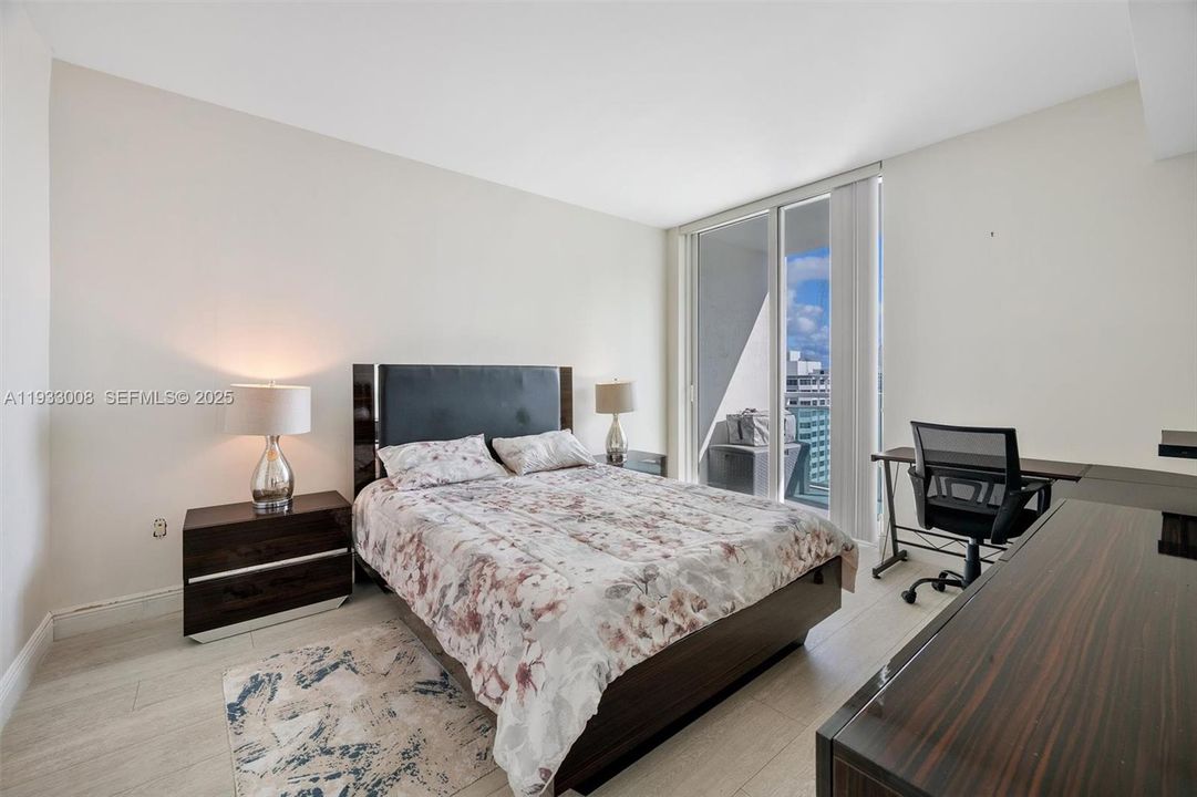 出租: $4,500 (2 贝兹, 2 浴室, 1113 平方英尺)