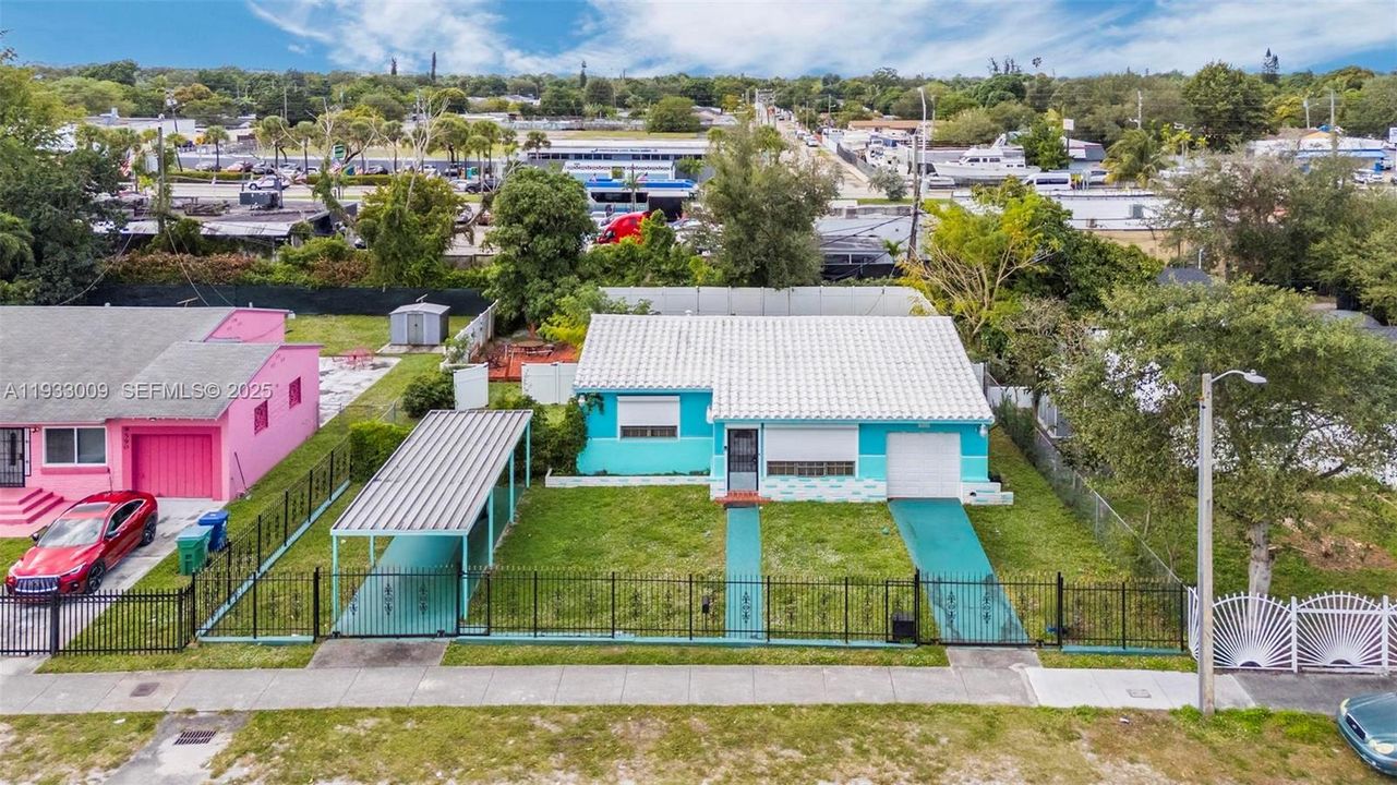 For Sale: $299,000 (2 beds, 1 baths, 1048 Square Feet)