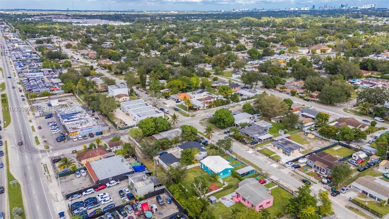 For Sale: $299,000 (2 beds, 1 baths, 1048 Square Feet)