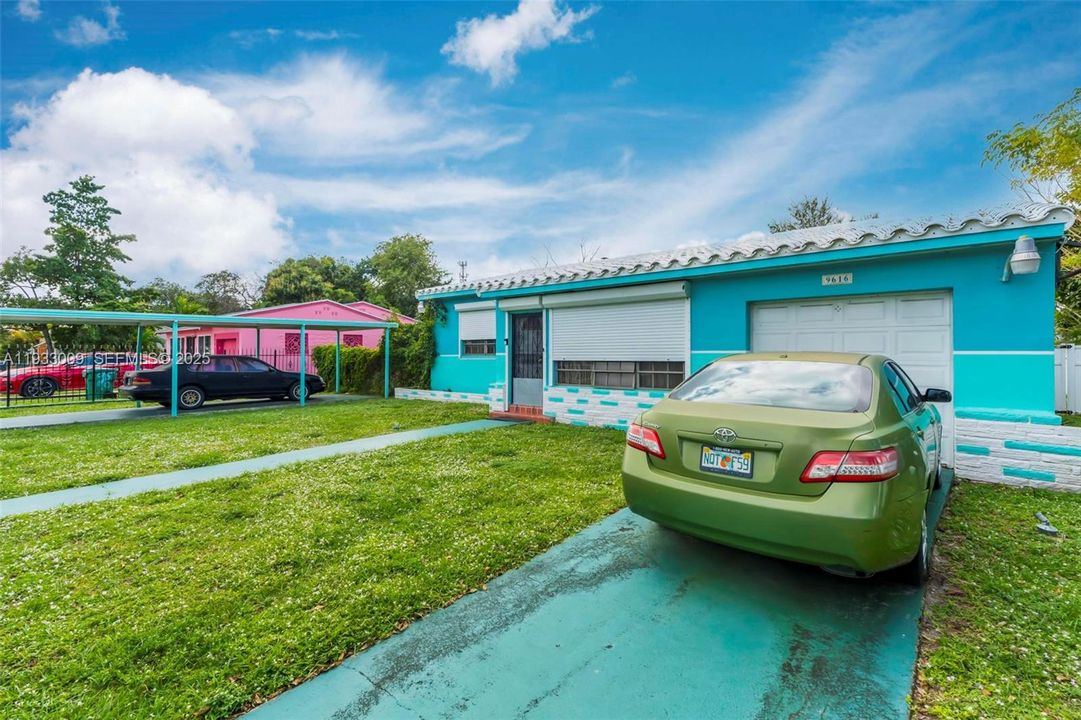 For Sale: $299,000 (2 beds, 1 baths, 1048 Square Feet)