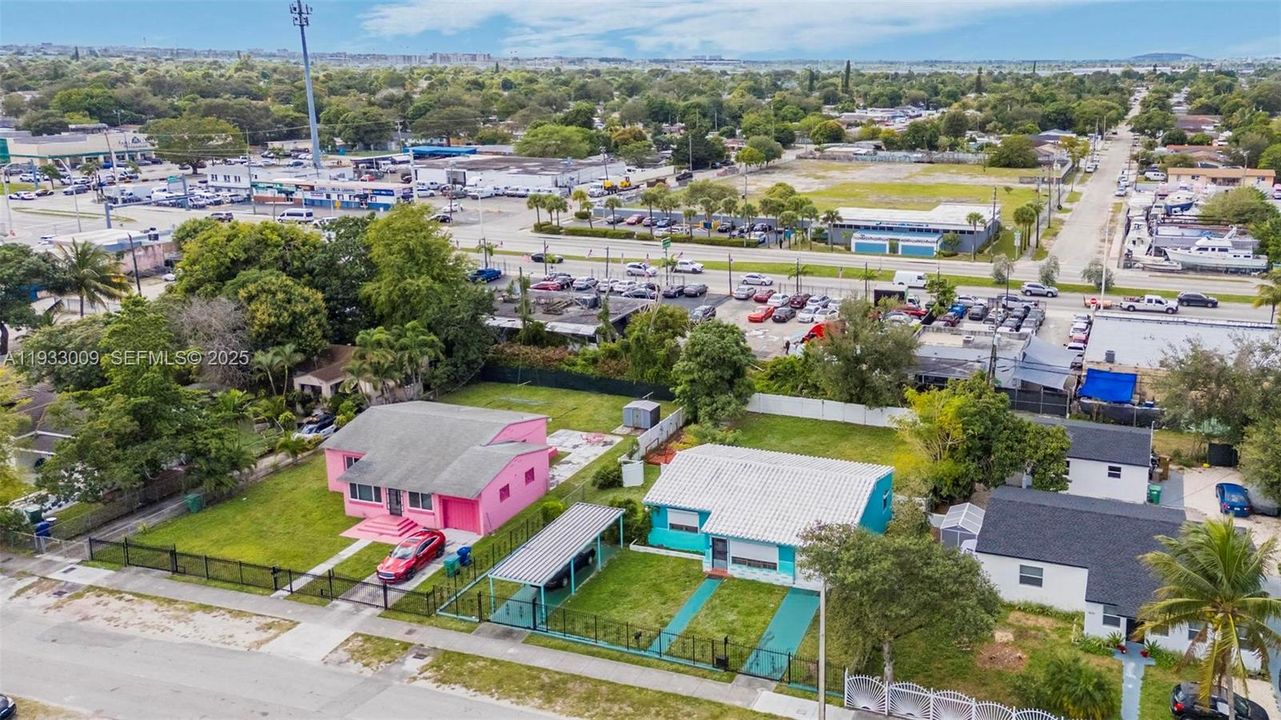 For Sale: $299,000 (2 beds, 1 baths, 1048 Square Feet)