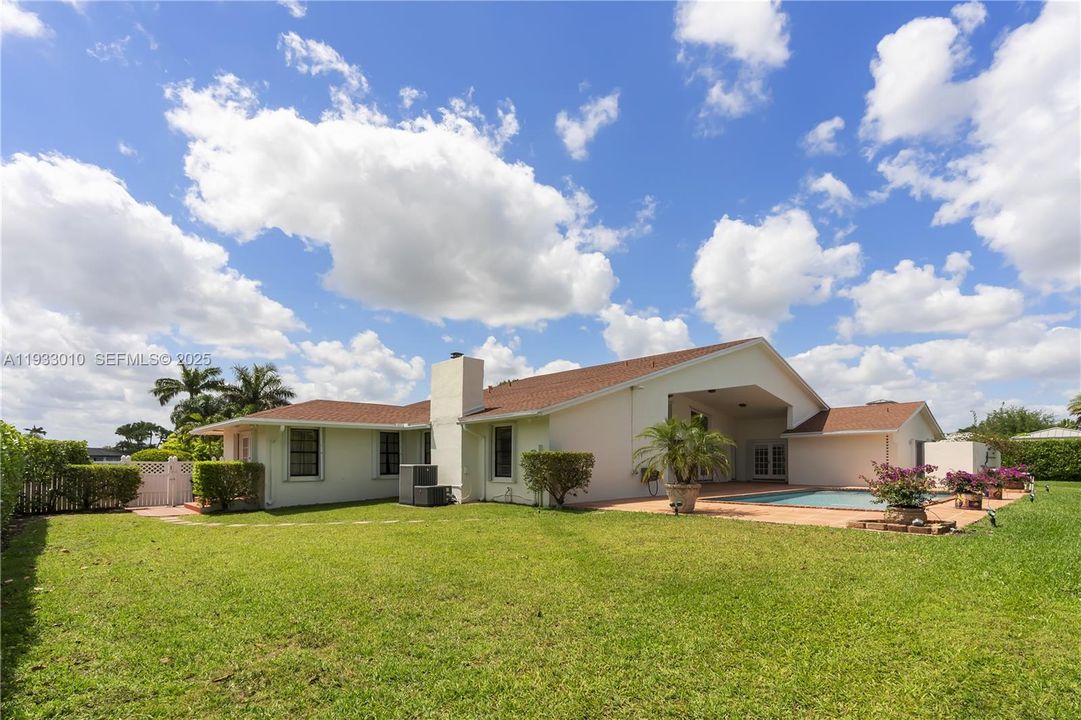 For Rent: $7,900 (5 beds, 3 baths, 3775 Square Feet)