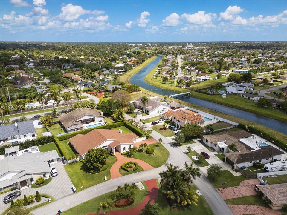 For Rent: $7,900 (5 beds, 3 baths, 3775 Square Feet)