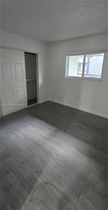 出租: $1,900 (2 贝兹, 1 浴室, 434568 平方英尺)