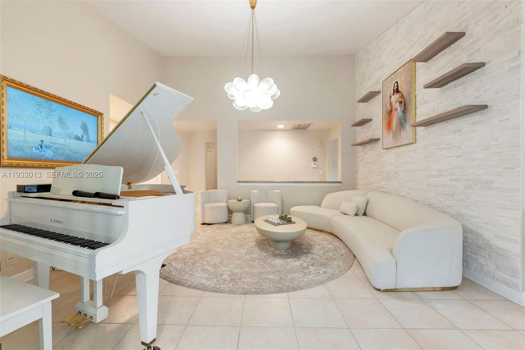 For Rent: $7,000 (3 beds, 2 baths, 1914 Square Feet)