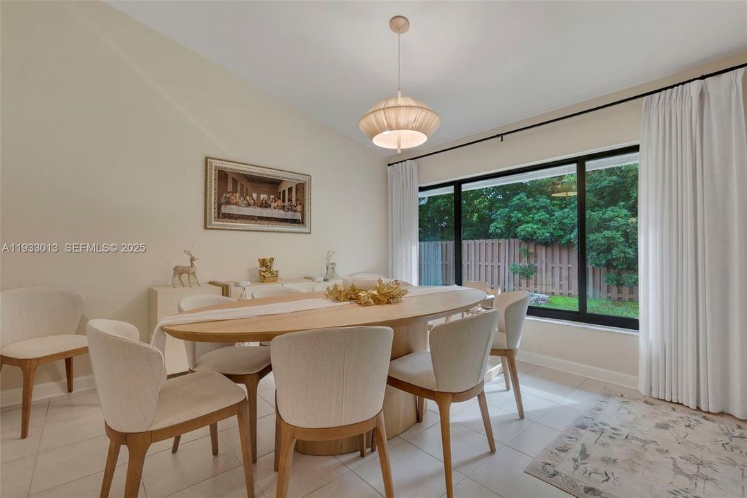 For Rent: $7,000 (3 beds, 2 baths, 1914 Square Feet)