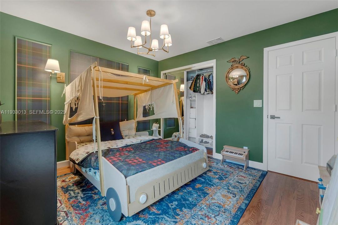 For Rent: $7,000 (3 beds, 2 baths, 1914 Square Feet)