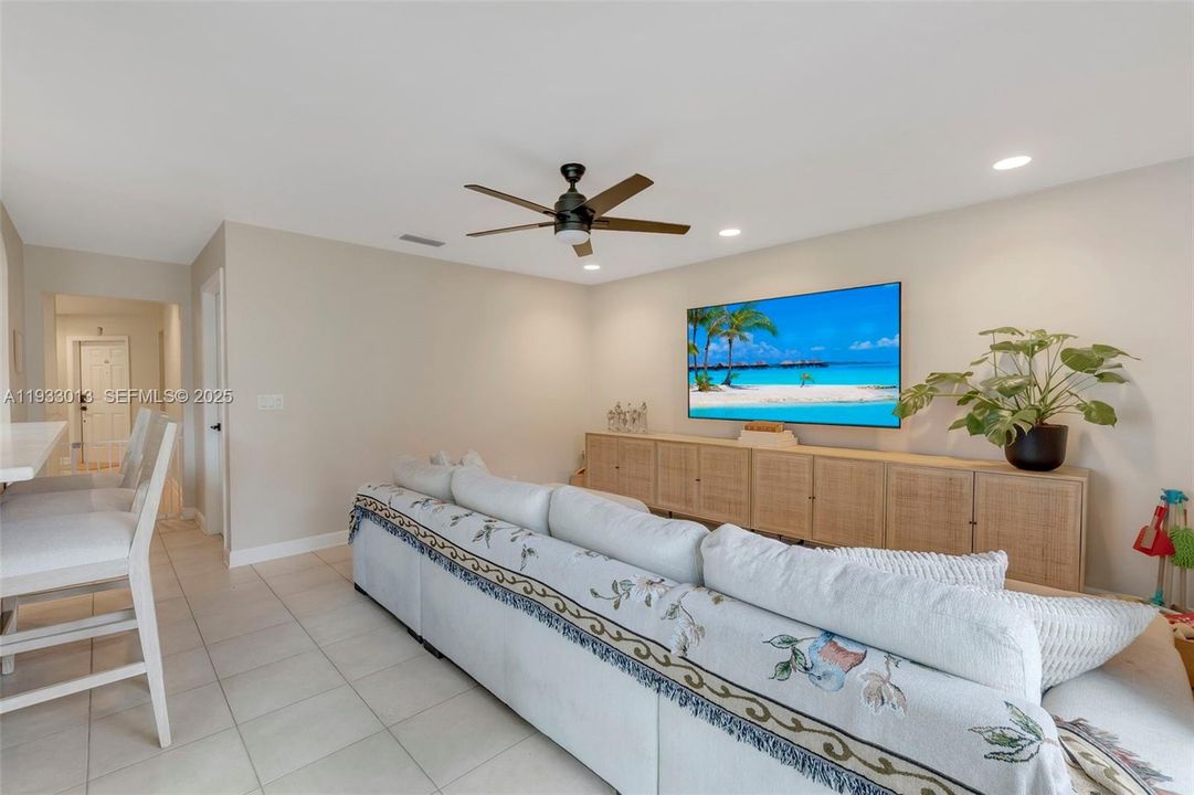 For Rent: $7,000 (3 beds, 2 baths, 1914 Square Feet)