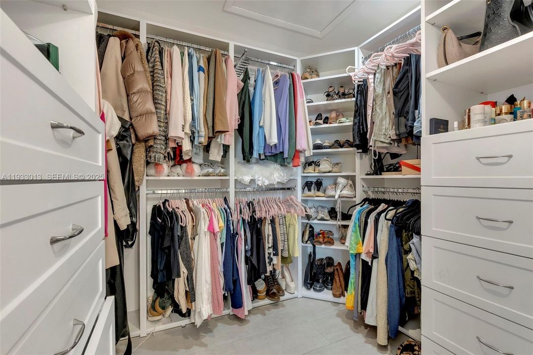 For Rent: $7,000 (3 beds, 2 baths, 1914 Square Feet)