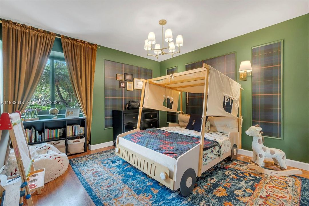 For Rent: $7,000 (3 beds, 2 baths, 1914 Square Feet)