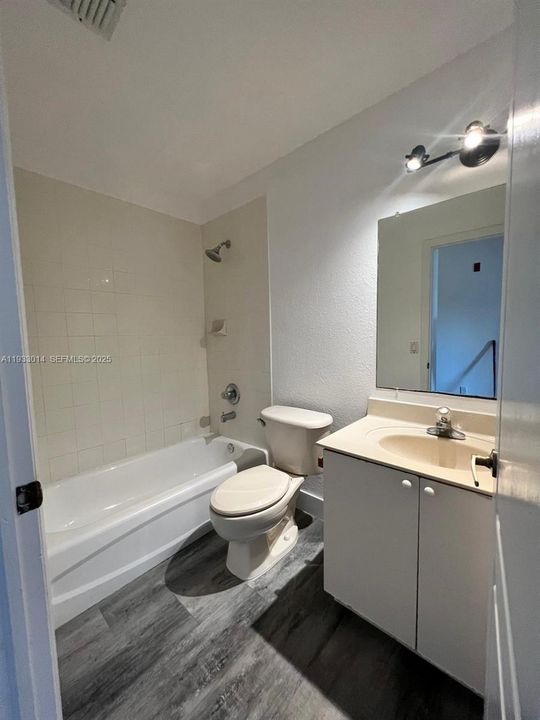 For Sale: $400,000 (3 beds, 2 baths, 1364 Square Feet)