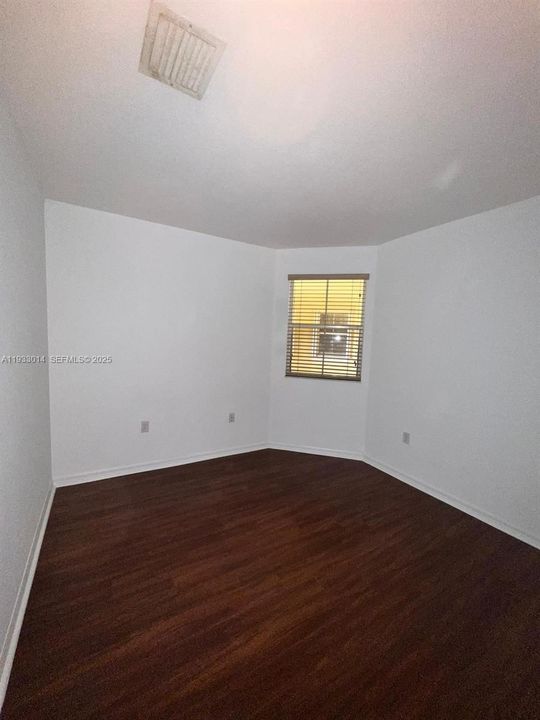 For Sale: $400,000 (3 beds, 2 baths, 1364 Square Feet)