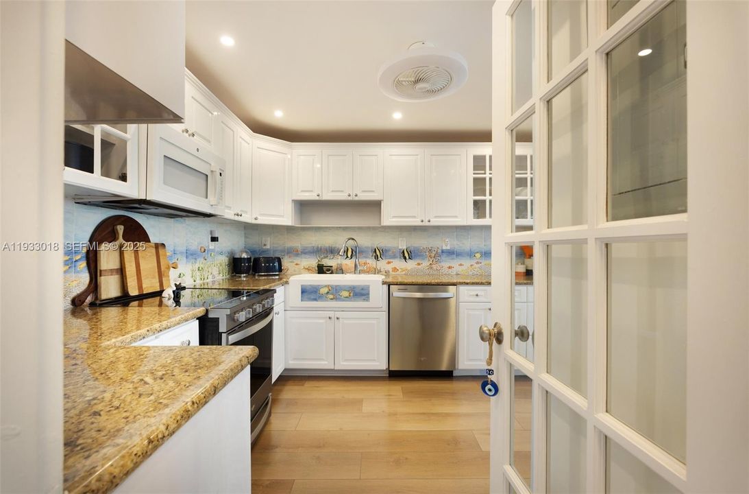 For Sale: $850,000 (2 beds, 2 baths, 1430 Square Feet)