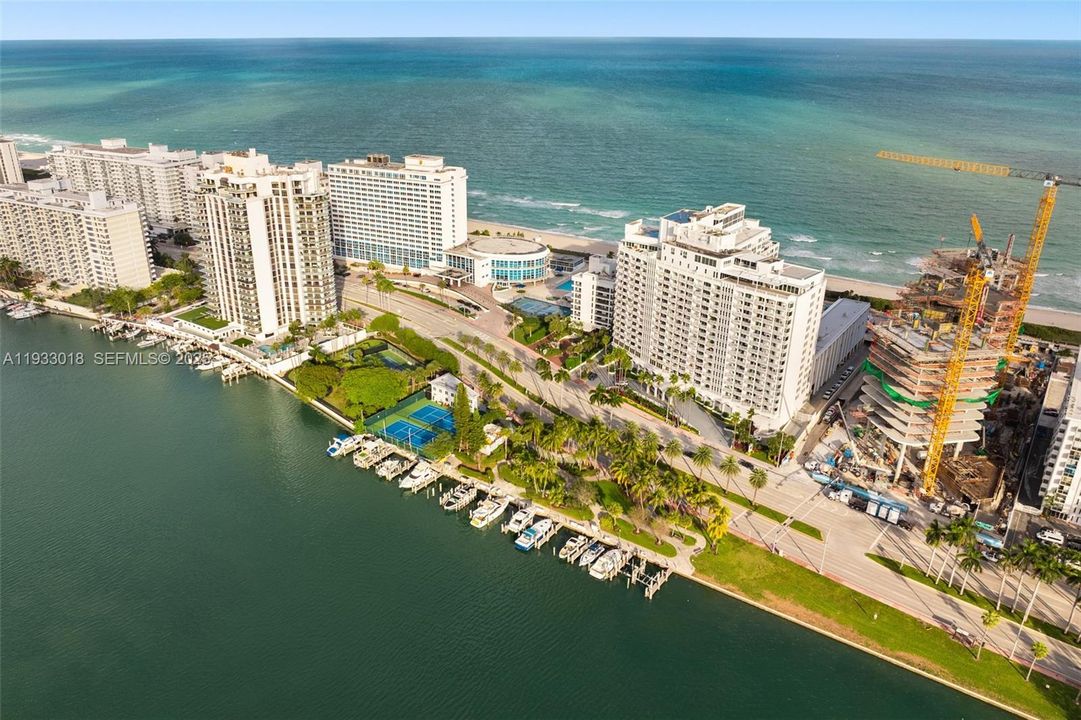 For Sale: $850,000 (2 beds, 2 baths, 1430 Square Feet)