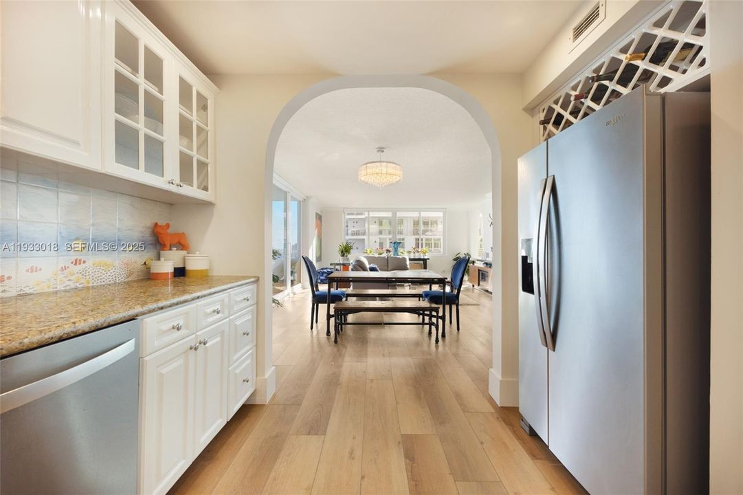 For Sale: $850,000 (2 beds, 2 baths, 1430 Square Feet)