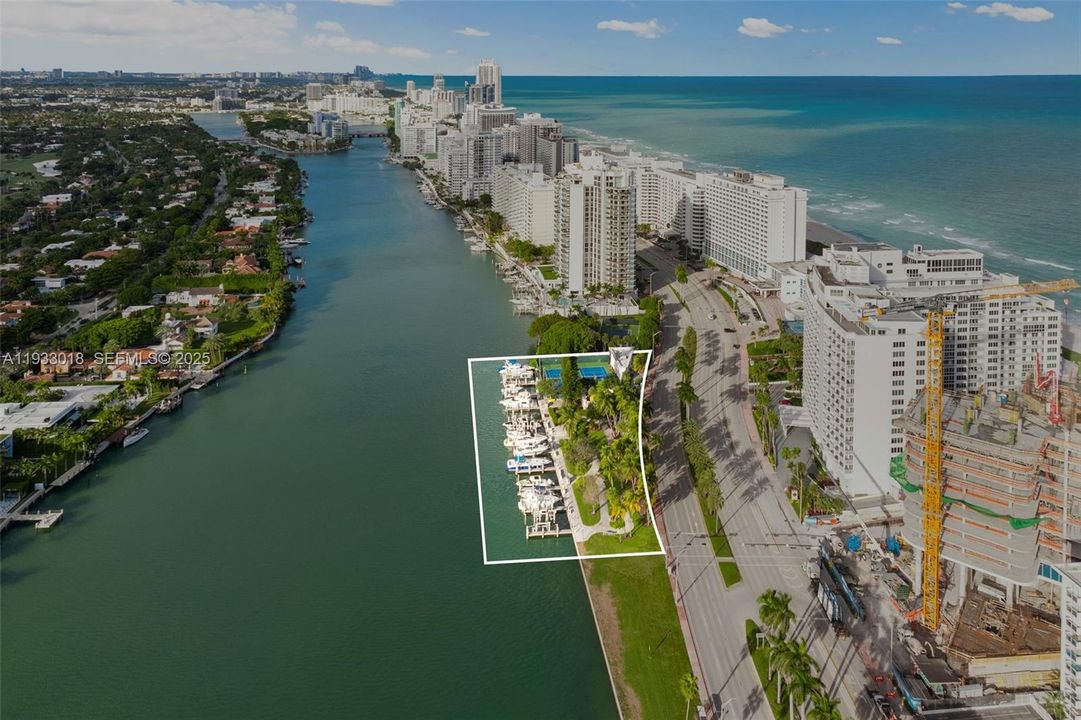 For Sale: $850,000 (2 beds, 2 baths, 1430 Square Feet)