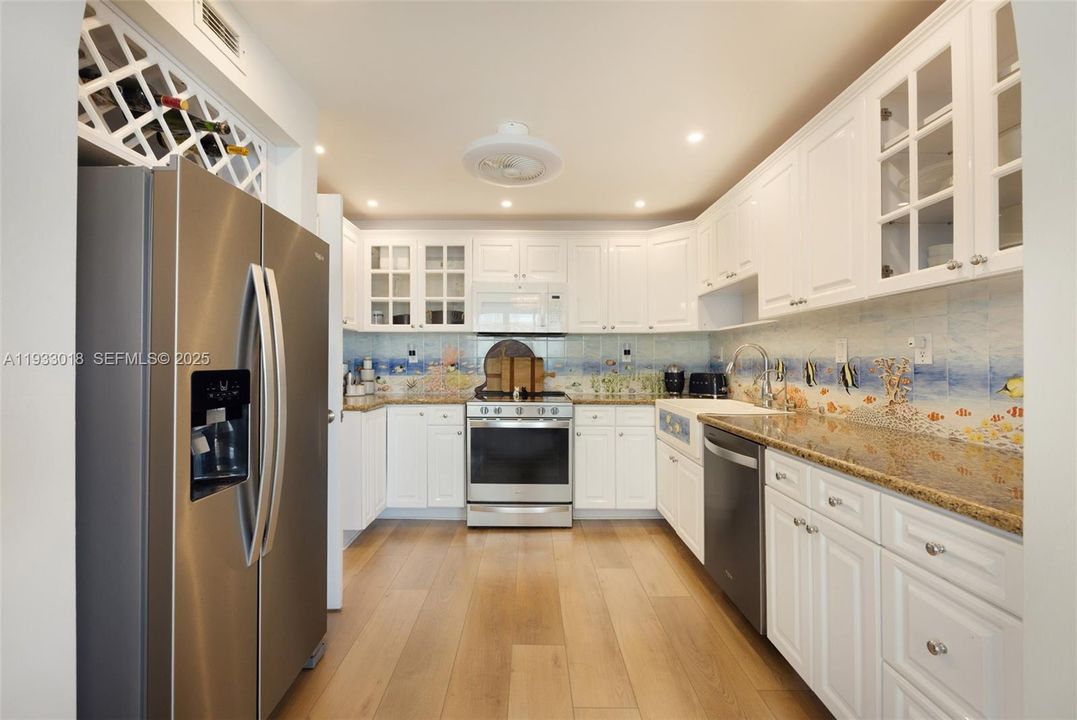 For Sale: $850,000 (2 beds, 2 baths, 1430 Square Feet)